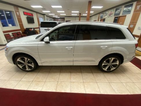 Used 2022 Audi Q7 3.0T Premium Plus AWD/4WD image 2