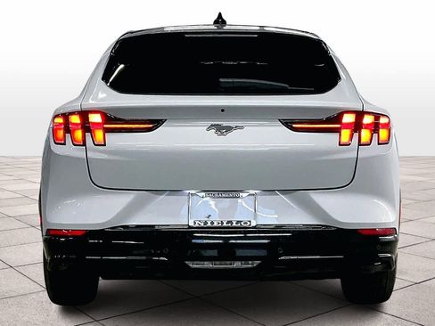 Used 2021 Ford Mustang Mach-E Premium image 7
