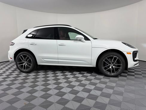 Certified 2026 Porsche Macan AWD/4WD image 8