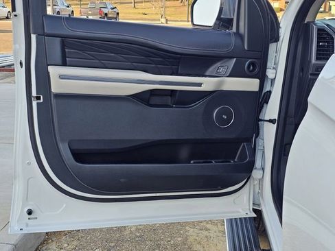 Used 2021 Ford Expedition Max Platinum image 14