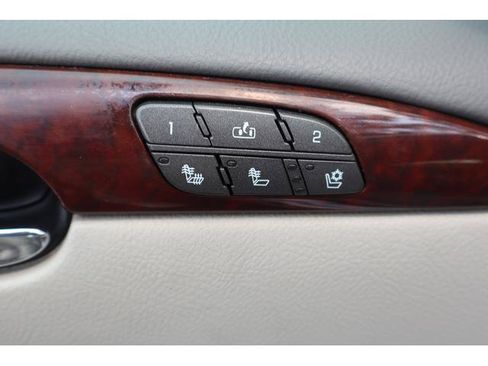 Used 2010 Buick Lucerne CXL FWD image 10