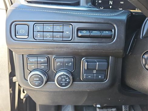 Used 2023 GMC Yukon Denali Ultimate image 18