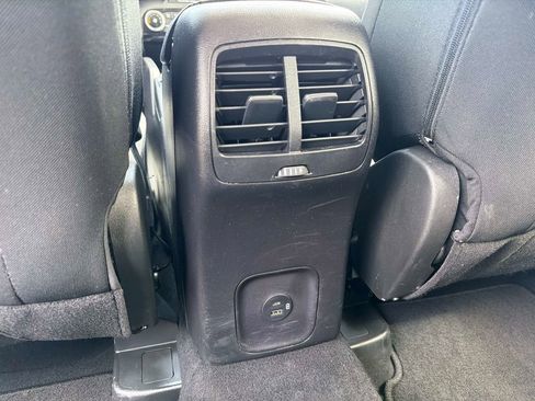 Used 2022 Ford Escape SE w/ Cold Weather Package FWD image 17
