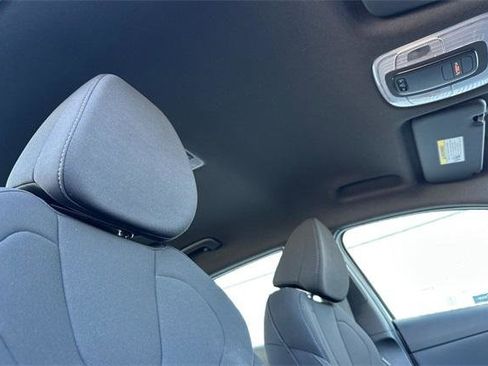 Certified 2025 Hyundai Elantra Sport image 17