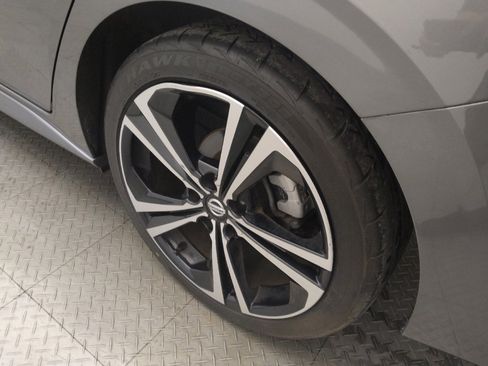 Used 2020 Nissan Sentra SR FWD image 31