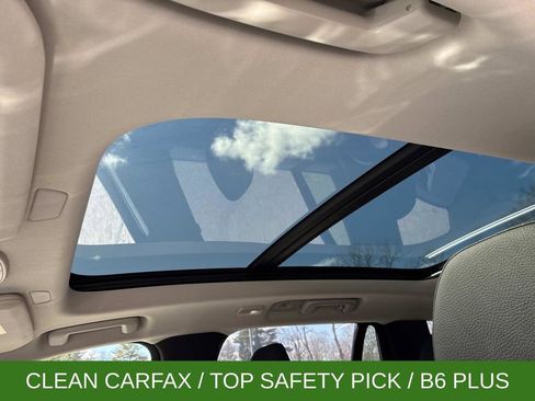 Used 2025 Volvo XC90 B6 Plus AWD/4WD image 26