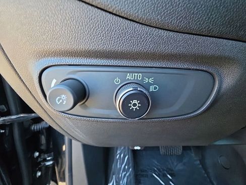 Used 2023 Chevrolet Equinox RS AWD/4WD image 22