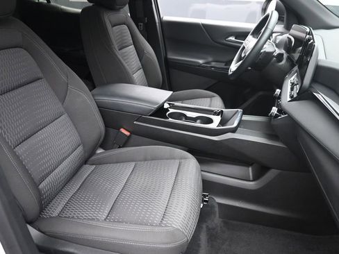 Used 2025 Chevrolet Equinox LT AWD/4WD image 7