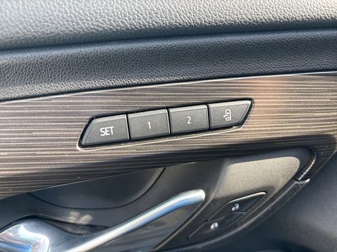 Used 2022 GMC Terrain SLT w/ Infotainment Package II image 28