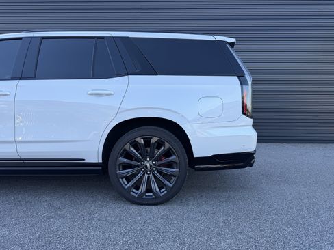 Used 2025 Cadillac Escalade V image 14