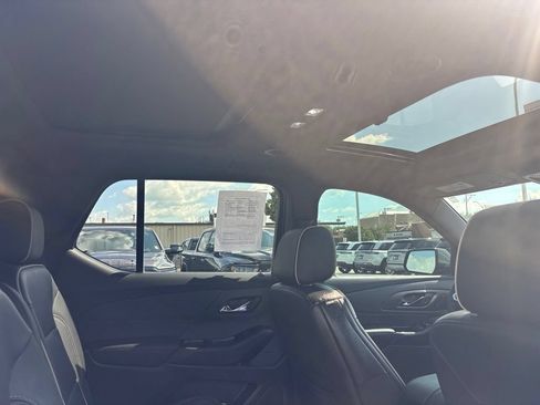 Used 2023 Chevrolet Traverse Premier AWD/4WD image 44
