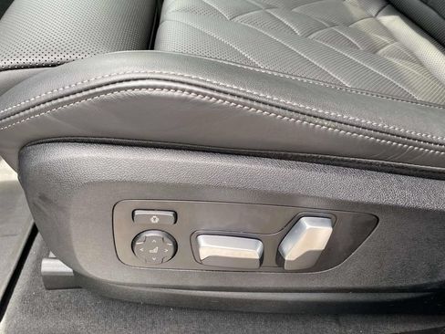 Used 2023 BMW X5 xDrive40i w/ Premium Package AWD/4WD image 14