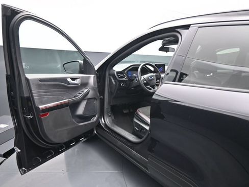 Used 2025 Ford Escape ST-Line FWD image 9