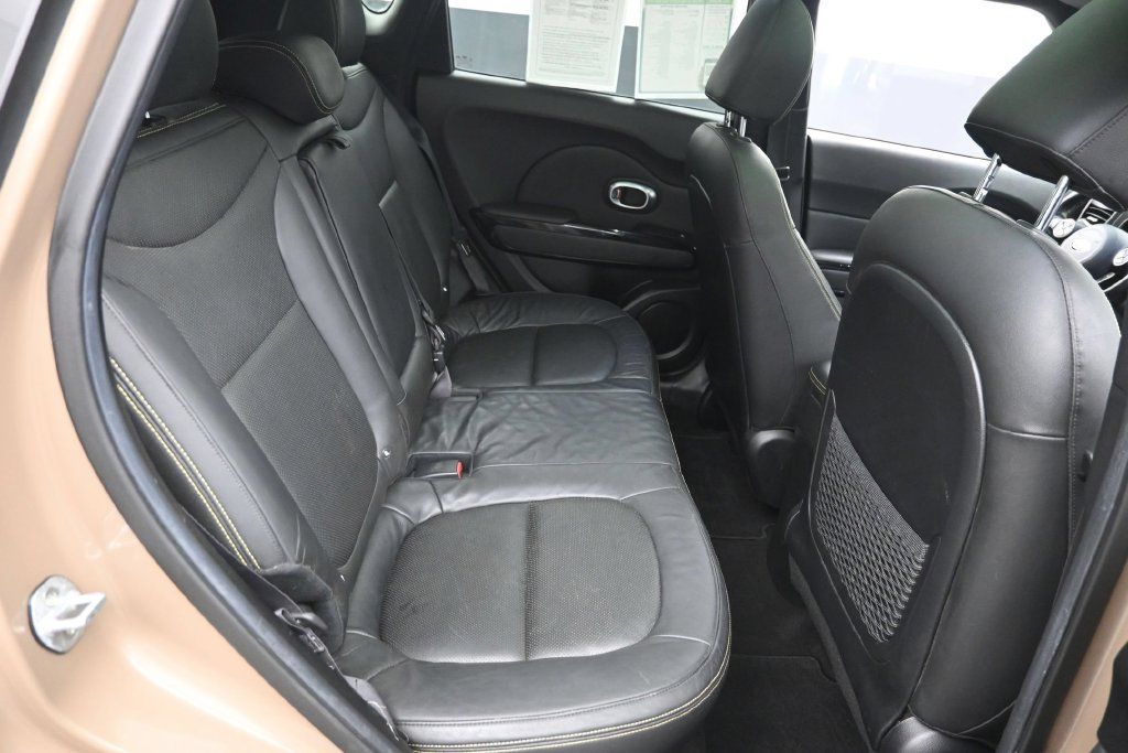 Used 2015 Kia Soul + w/ Primo Package FWD image 19