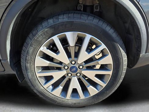 Used 2020 Ford Escape Titanium image 11