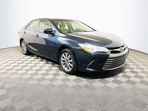 Certified 2017 Toyota Camry XLE FWD image 1