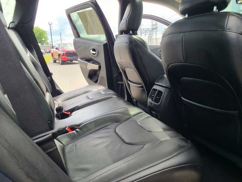 Used 2019 Jeep Cherokee Limited AWD/4WD image 22