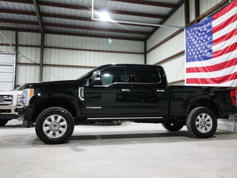 Used 2017 Ford F250 Platinum image 5