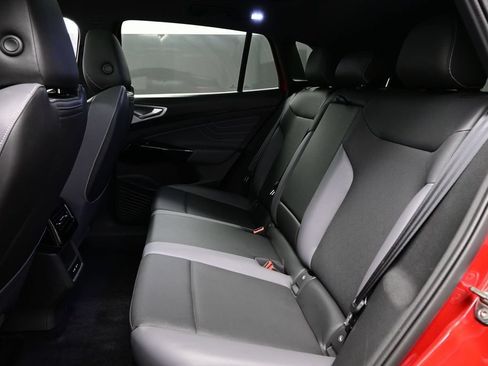 Used 2023 Volkswagen ID.4 Pro S RWD image 34