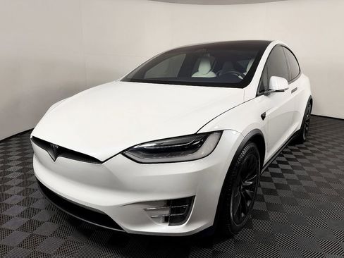 Used 2017 Tesla Model X 100D AWD/4WD image 3