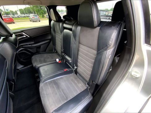 Used 2024 Mitsubishi Outlander SE FWD image 20