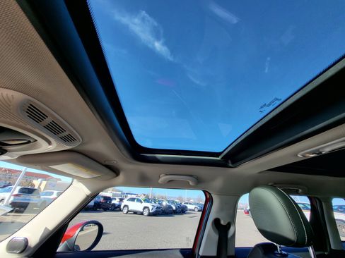 Used 2016 MINI Cooper 4-Door Hardtop image 36