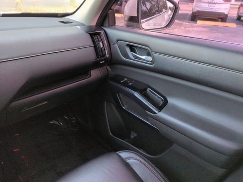 Certified 2022 Nissan Pathfinder SV FWD image 17