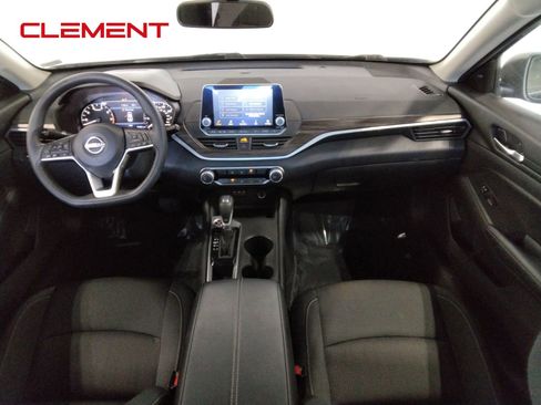 Used 2025 Nissan Altima 2.5 SV FWD image 33