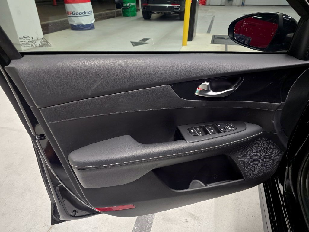 Used 2024 Kia Forte GT-Line FWD image 13