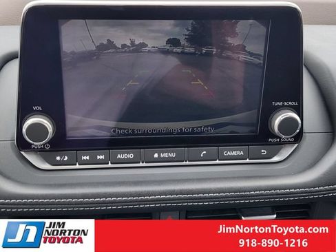 Used 2023 Nissan Rogue SV FWD image 18