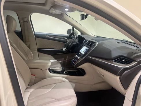 Used 2018 Lincoln MKC Reserve FWD image 26