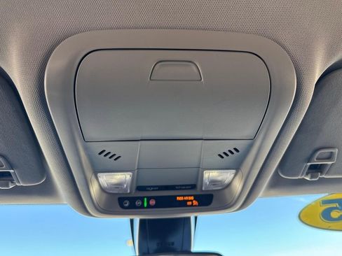 Used 2025 Chevrolet Blazer LT AWD/4WD image 17