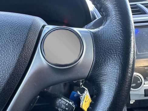 Used 2014 Toyota Camry SE image 25