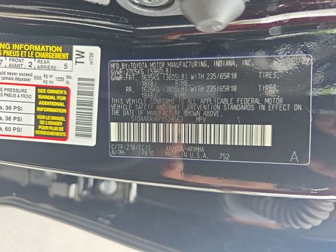 Used 2023 Toyota Highlander Bronze Edition FWD image 36