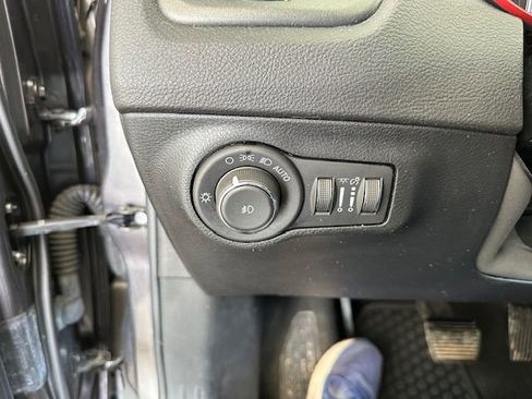 Used 2021 Jeep Compass Trailhawk image 30