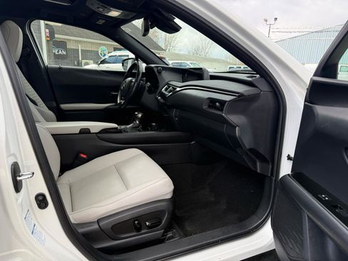 Used 2021 Lexus UX 250h w/ Premium Package image 10