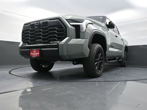 Used 2025 Toyota Tundra Limited w/ TRD Off-Road Package AWD/4WD image 32