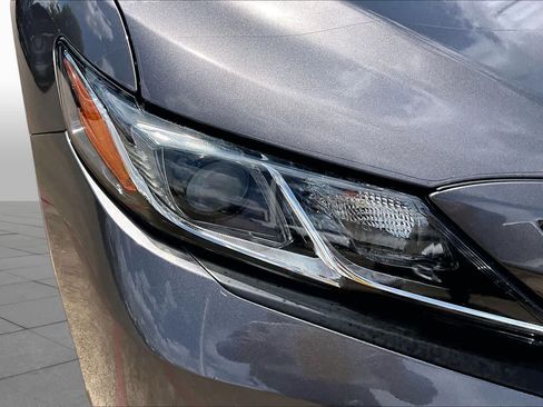 Used 2020 Toyota Camry SE FWD image 26