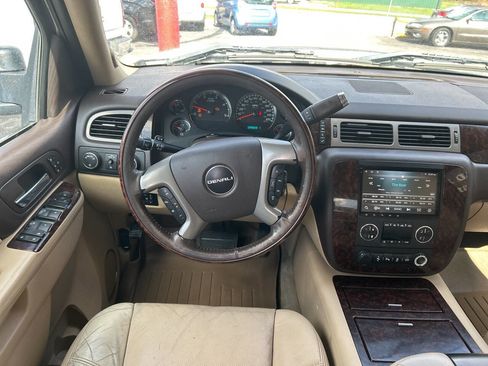 Used 2012 GMC Sierra 2500 Denali w/ Suspension Package, Off-Road image 13