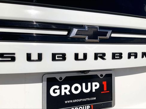 Used 2023 Chevrolet Suburban RST image 10