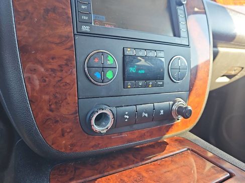 Used 2011 Chevrolet Tahoe LTZ image 22