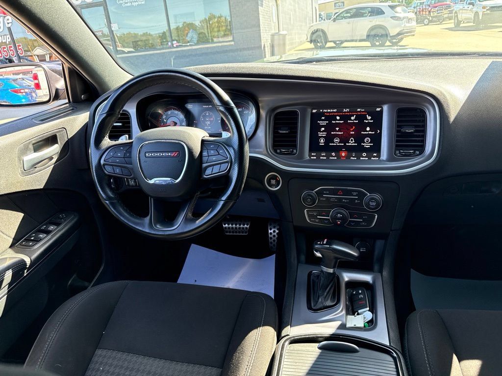 Used 2022 Dodge Charger R/T w/ Blacktop Package RWD image 9
