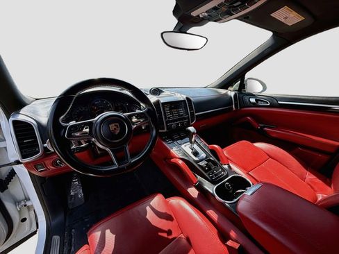 Used 2016 Porsche Cayenne w/ Premium Package image 9