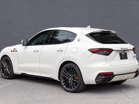 Used 2022 Maserati Levante Trofeo AWD/4WD image 6