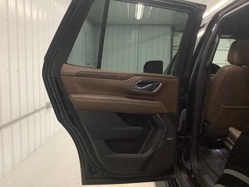 Used 2023 Chevrolet Tahoe High Country AWD/4WD image 13