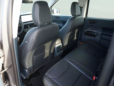 Used 2025 Ford Maverick Lobo AWD/4WD image 12