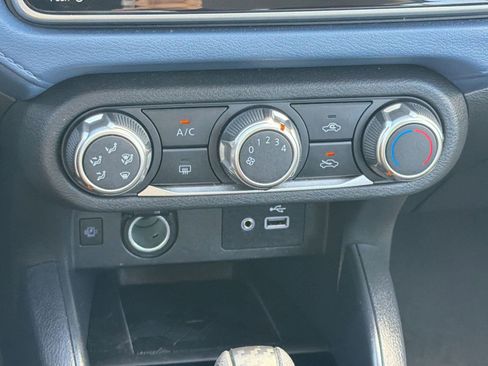 Used 2025 Nissan Versa SV FWD image 20