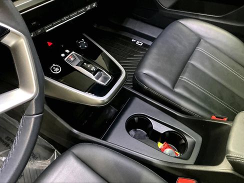 Used 2023 Audi Q4 e-tron Prestige image 19