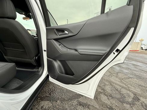 New 2026 Chevrolet Equinox LT image 38