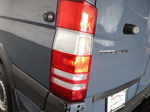 Used 2018 Mercedes-Benz Sprinter 2500 image 25
